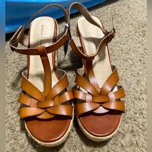 NWT Womens size 9 brown wedge sandals